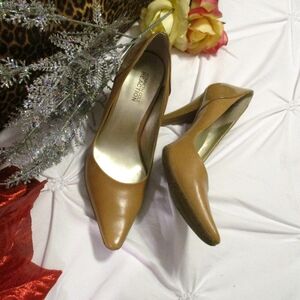 KENNETH COLE SUGAR GO CAMEL STILETTO HEELS – SZ 7